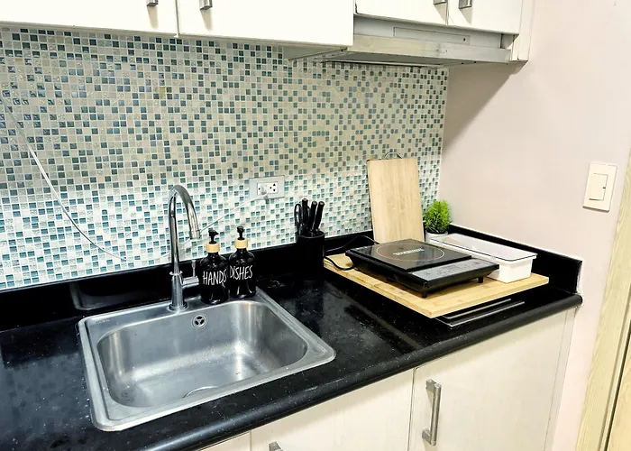 The Grove 1 Bedroom Earthy Staycation With Skyline Balcony Apartment