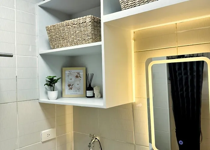 Apartment The Grove 1 Bedroom Earthy Staycation With Skyline Balcony